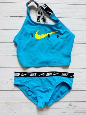 NWOT Girls Nike Swimsuit (size medium)